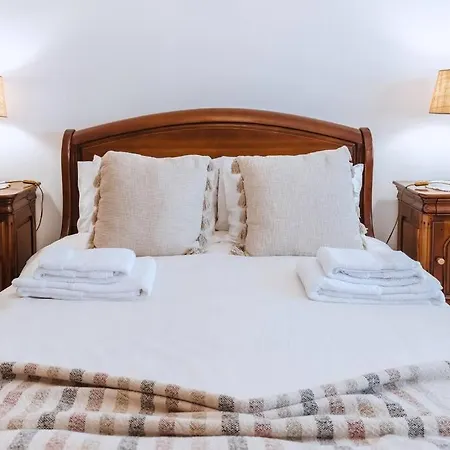 Casa Do Patio - 3 Bedrooms, Ponte Rol Hébergement de vacances