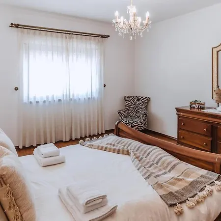 Casa Do Patio - 3 Bedrooms, Ponte Rol