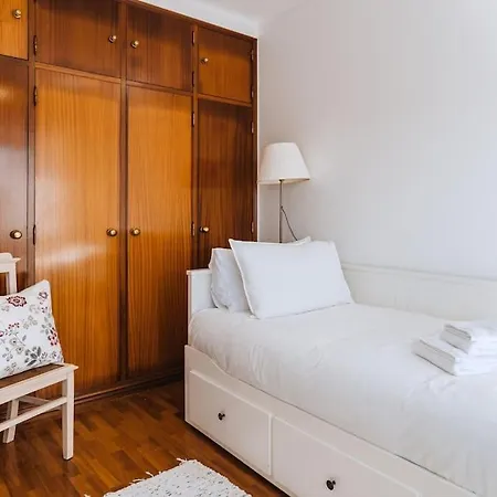 Casa Do Patio - 3 Bedrooms, Ponte Rol Hébergement de vacances *