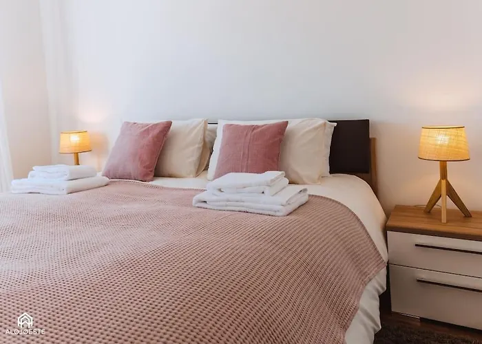 Casa Do Patio - 3 Bedrooms, Ponte Rol