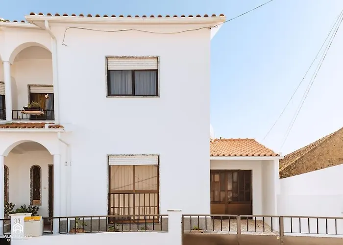 Casa Do Patio - 3 Bedrooms, Ponte Rol Hébergement de vacances