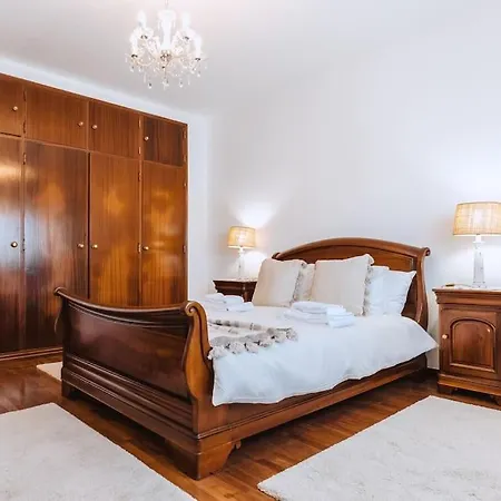 Дом отдыха Casa Do Patio - 3 Bedrooms, Ponte Rol Торреш-Ведраш