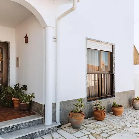 Casa Do Patio - 3 Bedrooms, Ponte Rol Дом отдыха Торреш-Ведраш