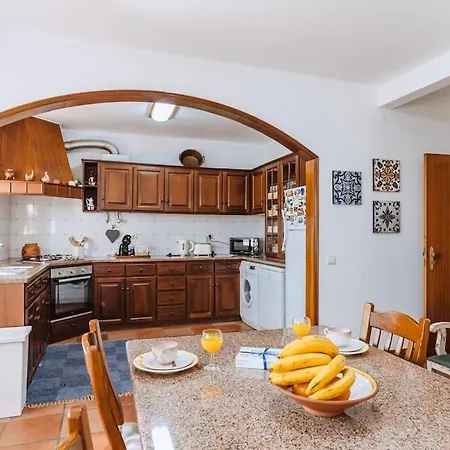 Дом отдыха Casa Do Patio - 3 Bedrooms, Ponte Rol Торреш-Ведраш