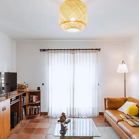 Casa Do Patio - 3 Bedrooms, Ponte Rol Дом отдыха Торреш-Ведраш