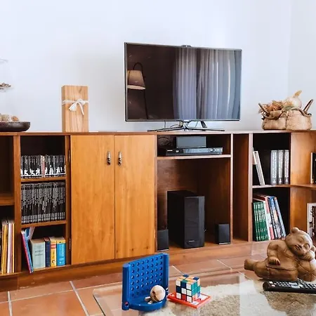 Casa Do Patio - 3 Bedrooms, Ponte Rol Nyaraló