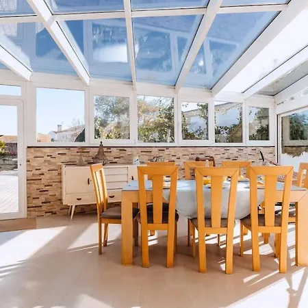 Casa Do Patio - 3 Bedrooms, Ponte Rol Дом отдыха