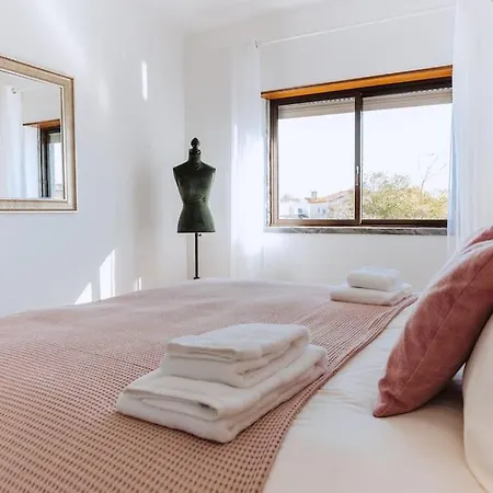 Casa Do Patio - 3 Bedrooms, Ponte Rol Дом отдыха