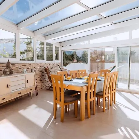 Дом отдыха Casa Do Patio - 3 Bedrooms, Ponte Rol Торреш-Ведраш