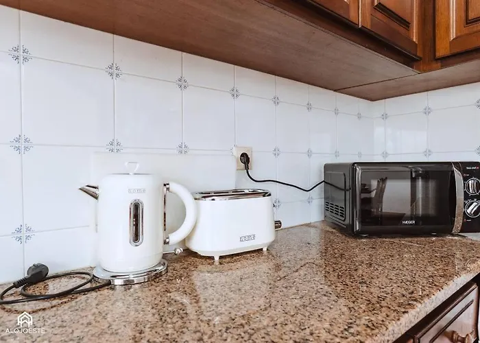 Casa Do Patio - 3 Bedrooms, Ponte Rol