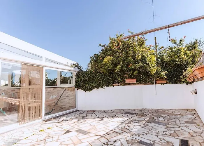 Casa Do Patio - 3 Bedrooms, Ponte Rol *